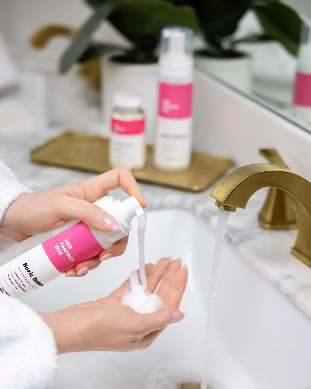Her Fantasy Box | Boric Balance Yoni Foam Wash - Naturally Safe, pH-Balancing, Gentle Cleansing Formula for Daily Care, Odor Control, and Feminine Hygiene, 6 oz